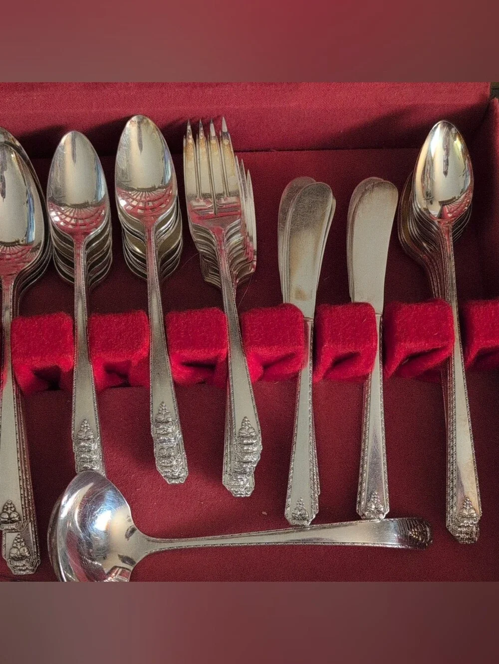 Prestige Bordeaux 105 pc Silver Plated